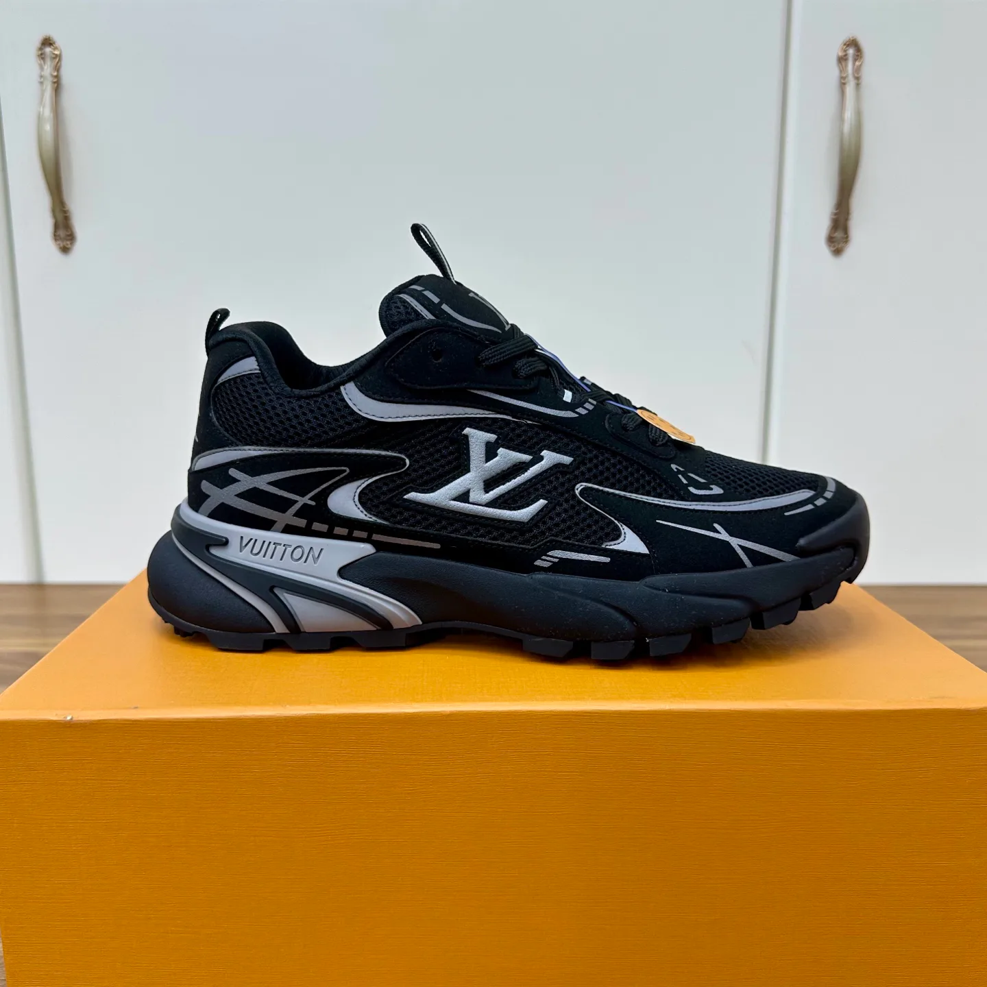 Men's Sneakers LOUIS VUITTON 17477024