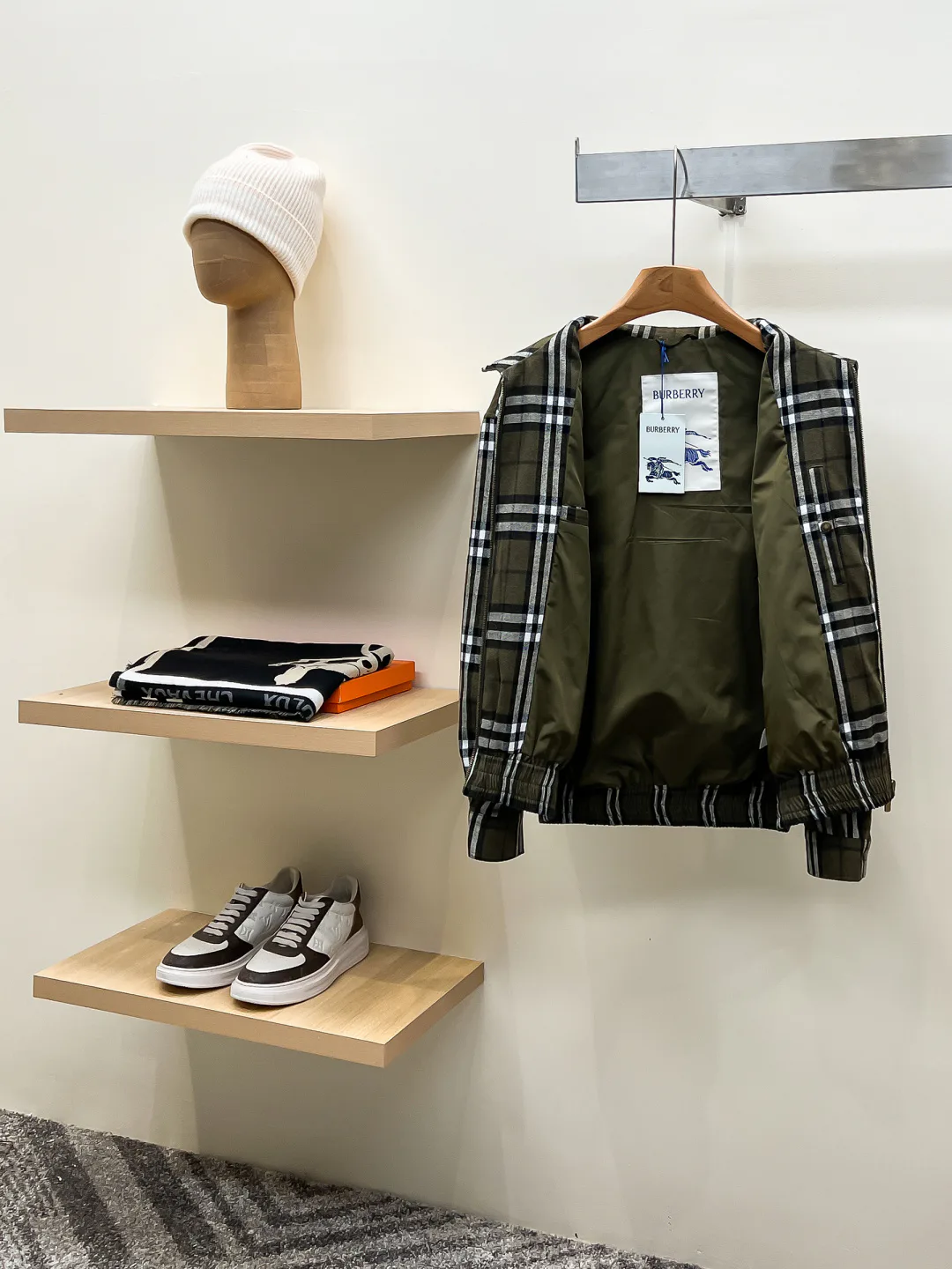 Men's Jackets And Down Jackets BURBERRY 18499084