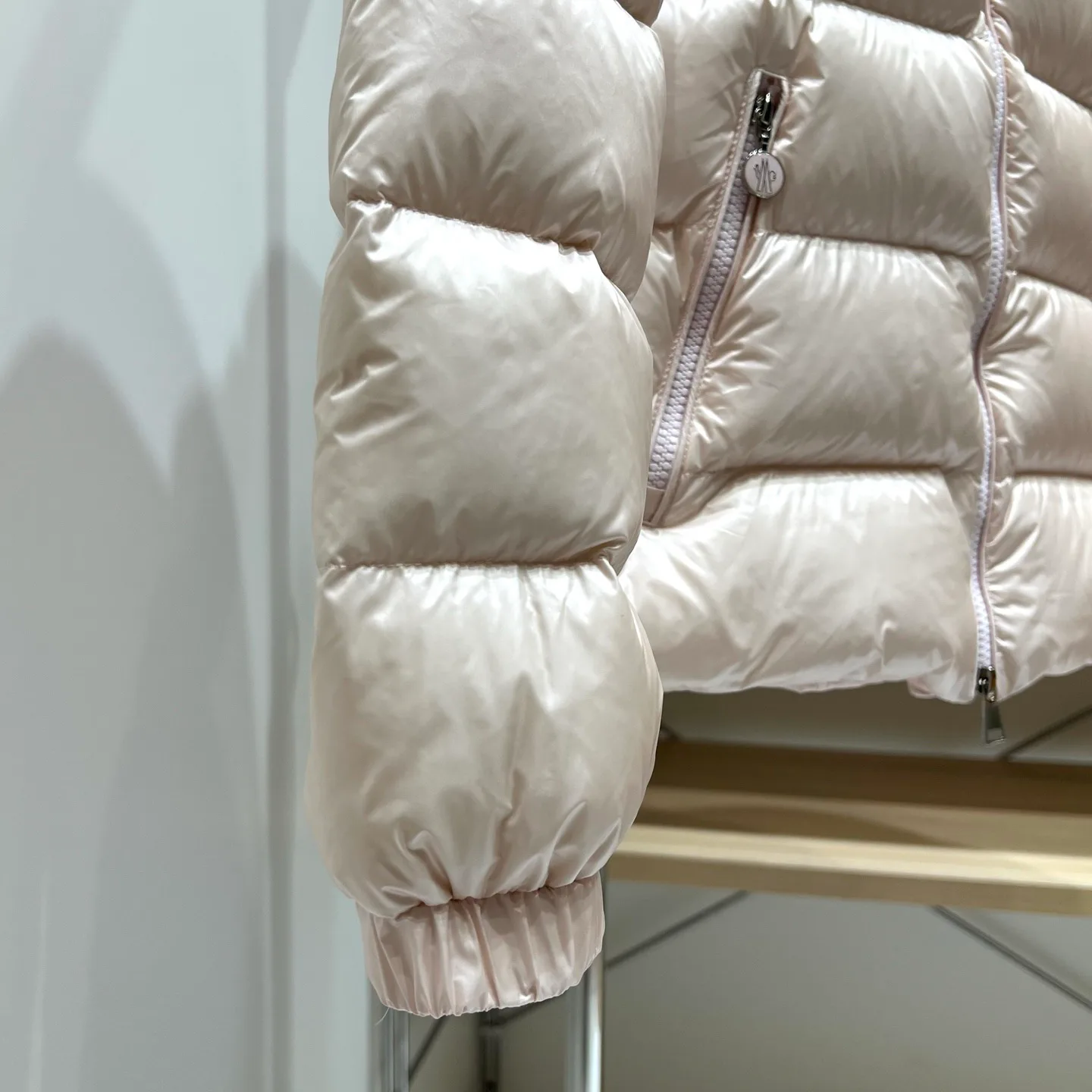 Women's Jackets And Down Jackets MONCLER 18032038