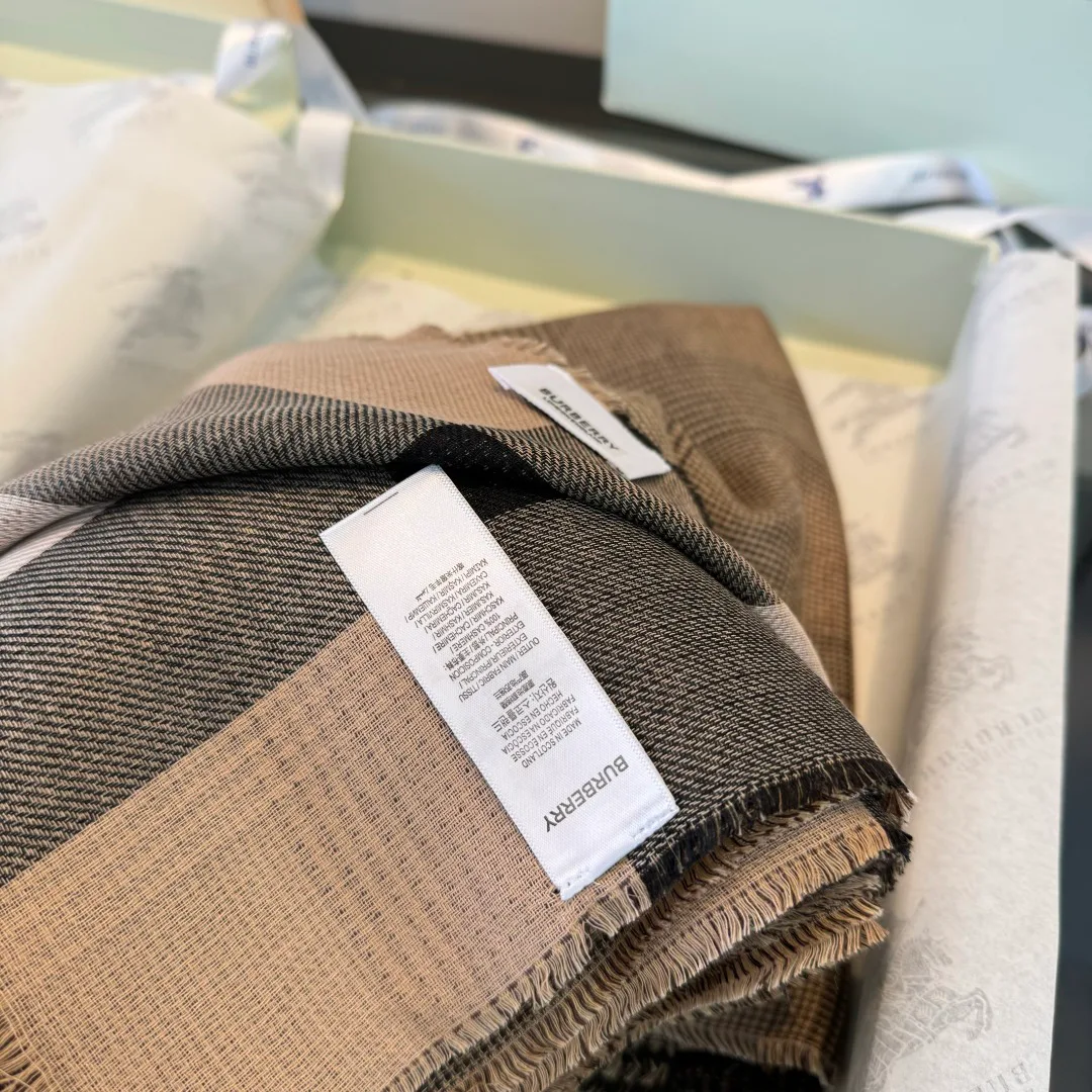 Scarves BURBERRY 18003237
