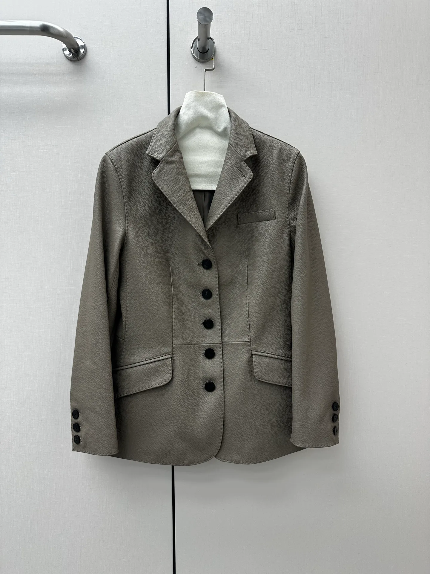 Women's Leather Jackets And Sheepskin Coats HERMES 17675980