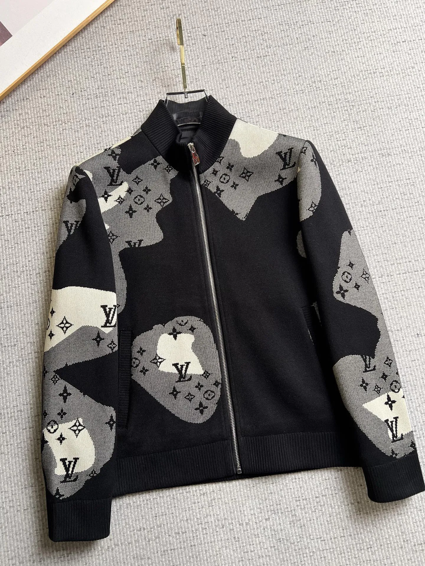 Men's Jackets And Down Jackets LOUIS VUITTON 18098408