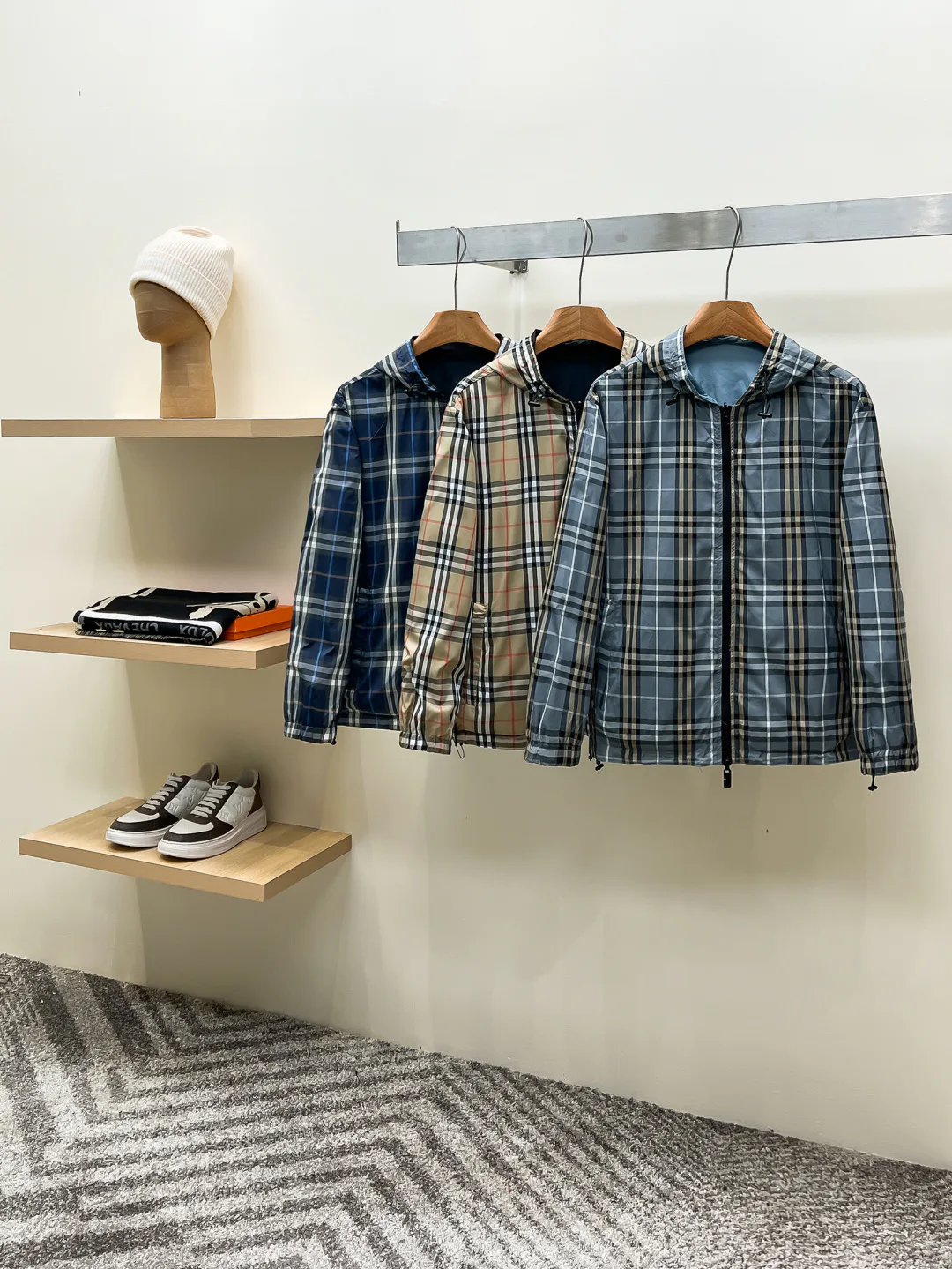 Men's Jackets And Down Jackets BURBERRY 18499066