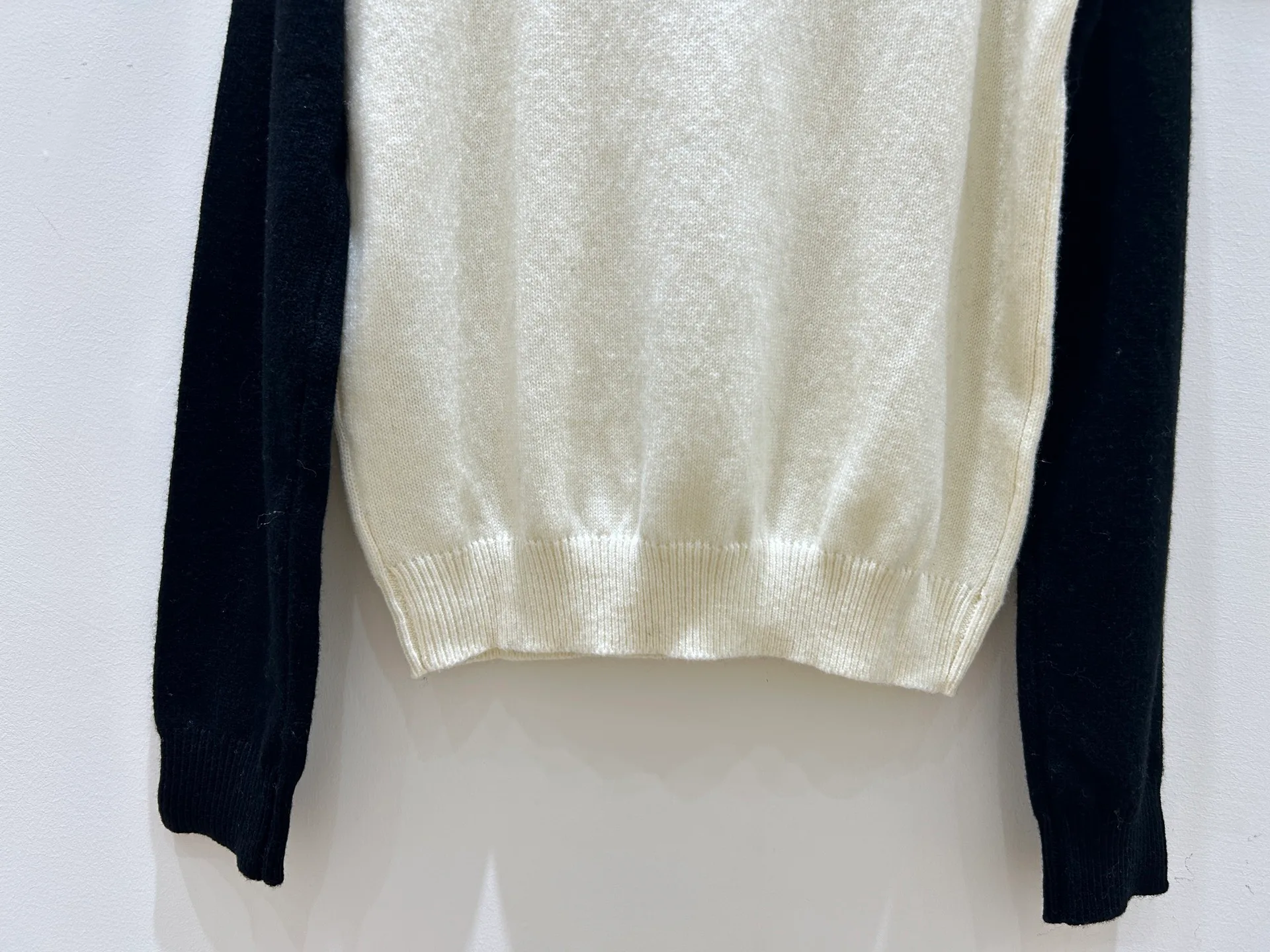 Women's Jumpers And Sweaters CHANEL 18096616