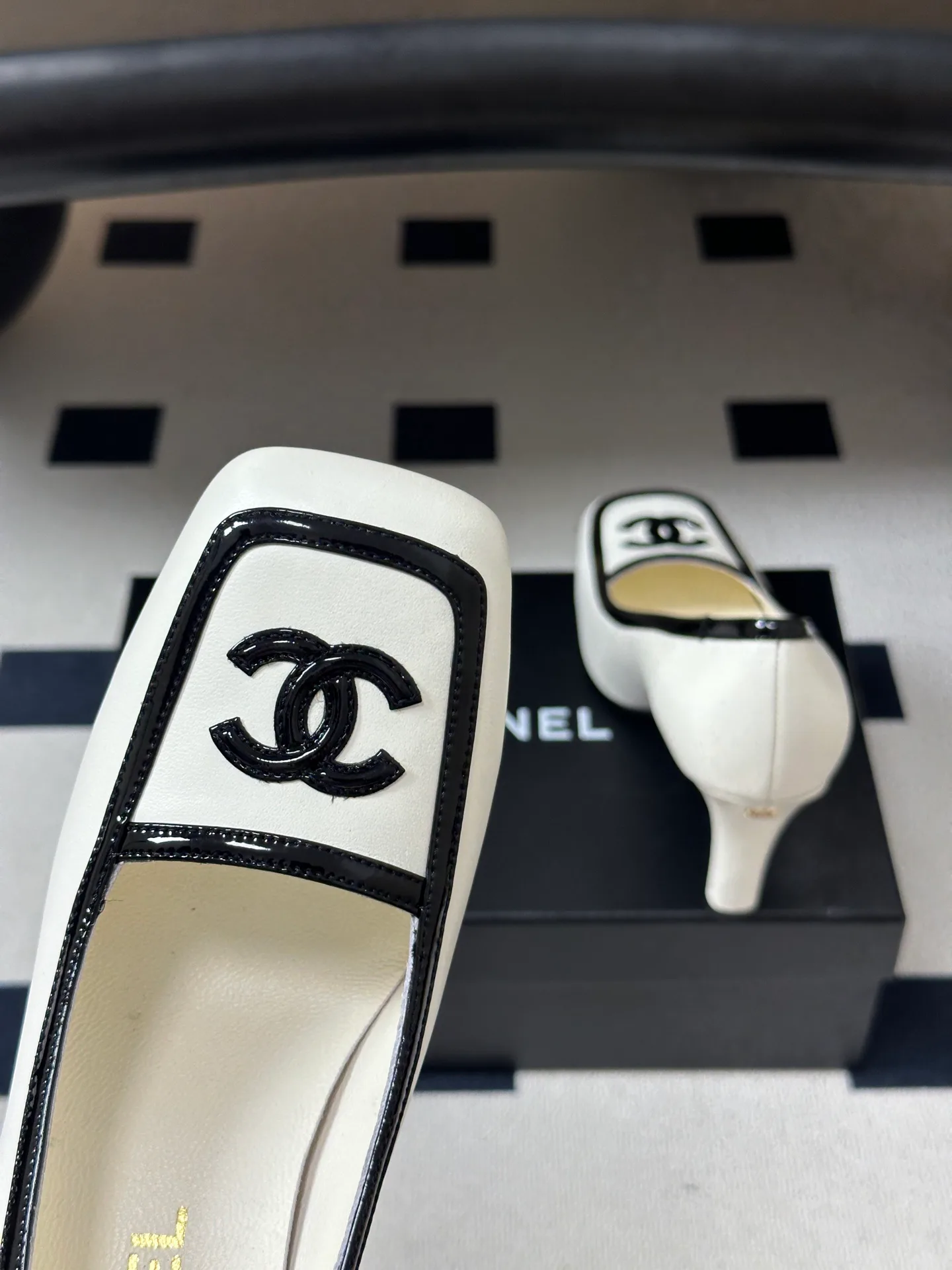 Women's Heels CHANEL 18049713