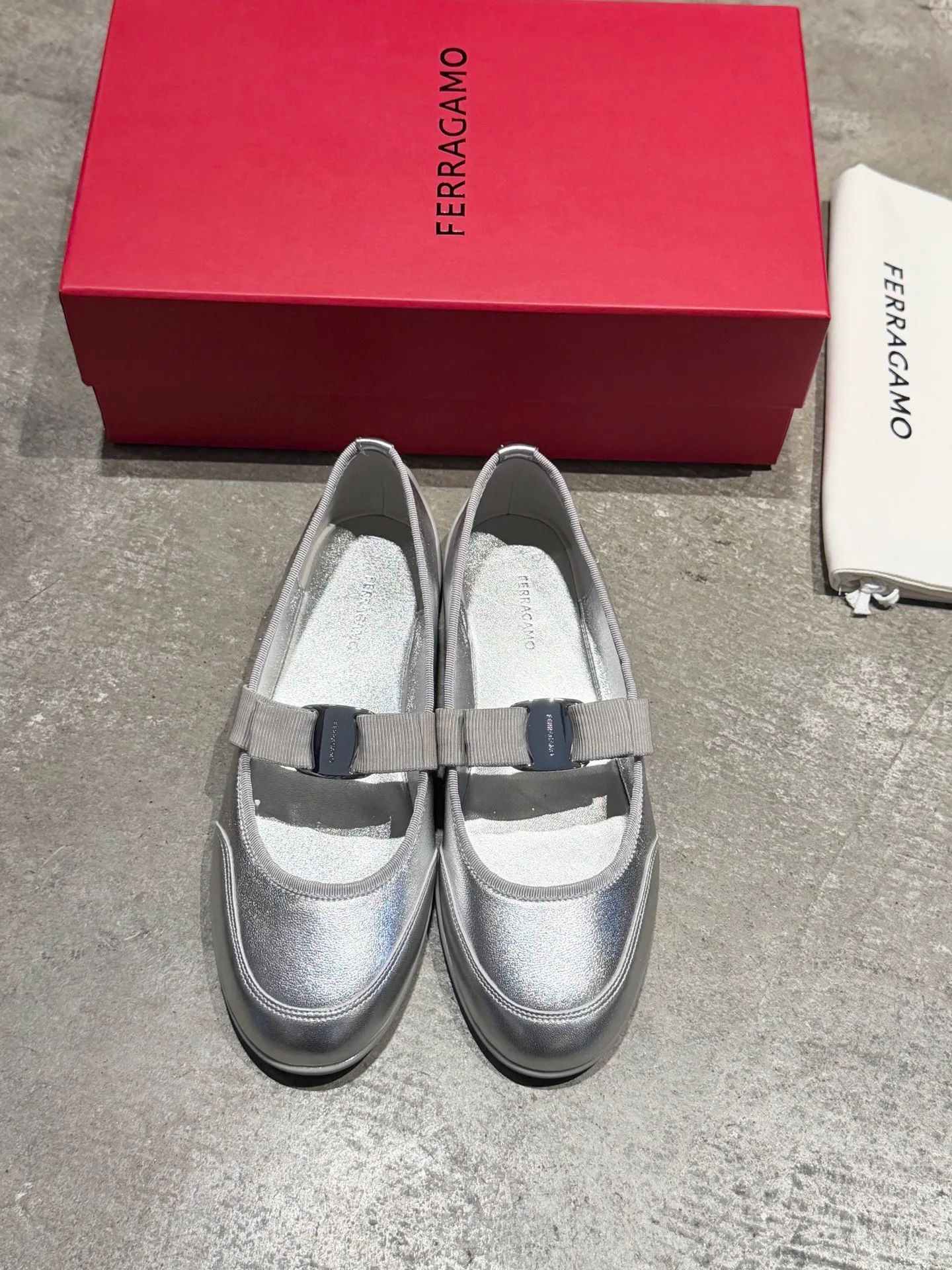 Women's Ballet Flats SALVATORE FERRAGAMO 18340755