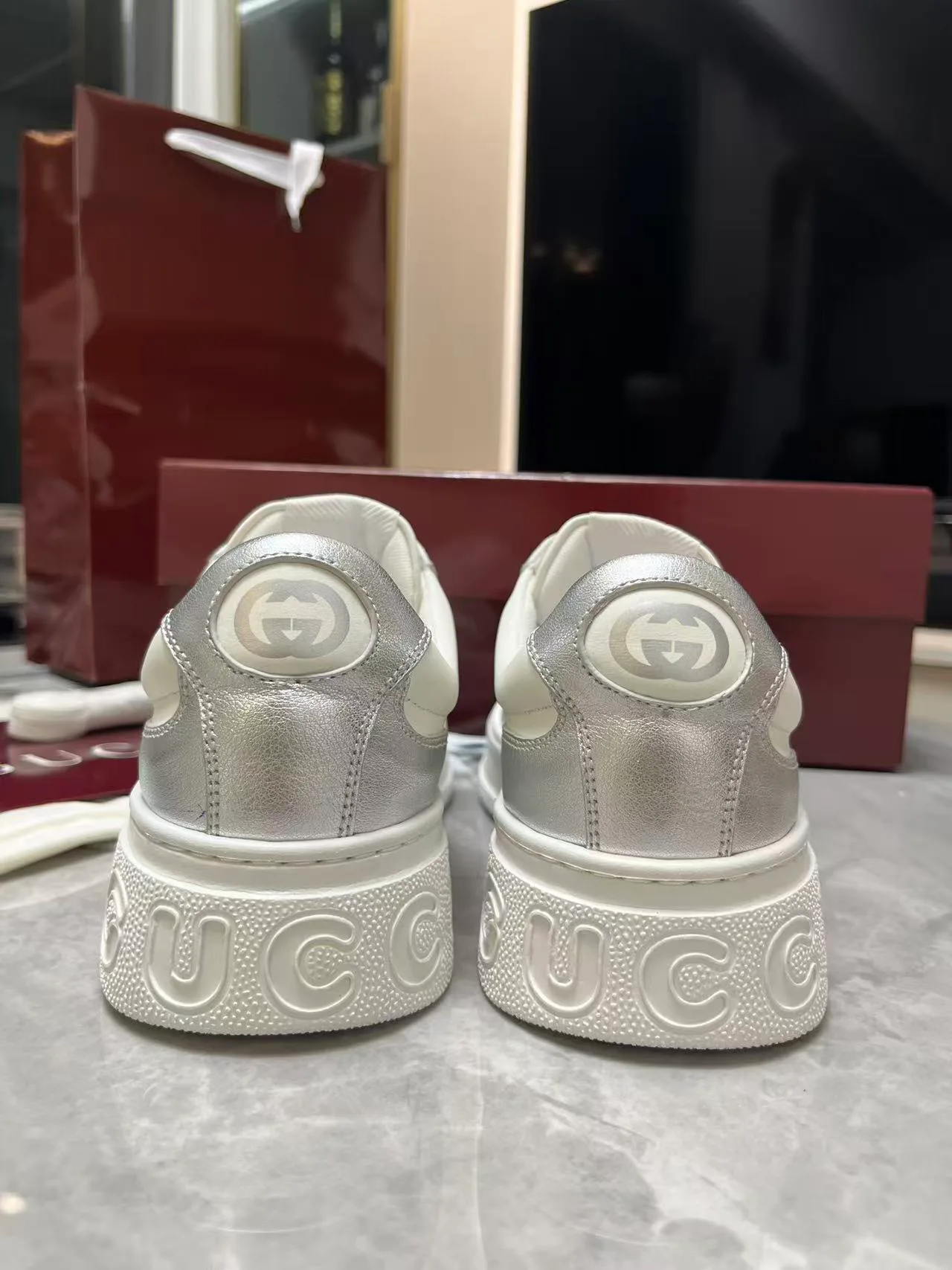 Women's Sneakers GUCCI 17620412