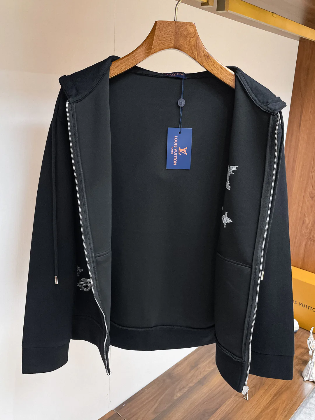 Men's Sweatshirts And Hoodies LOUIS VUITTON 18340424