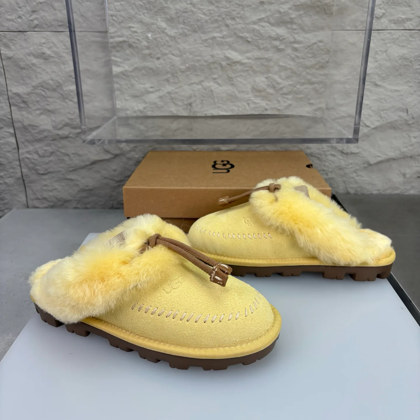 Women's Slippers UGG 18351730