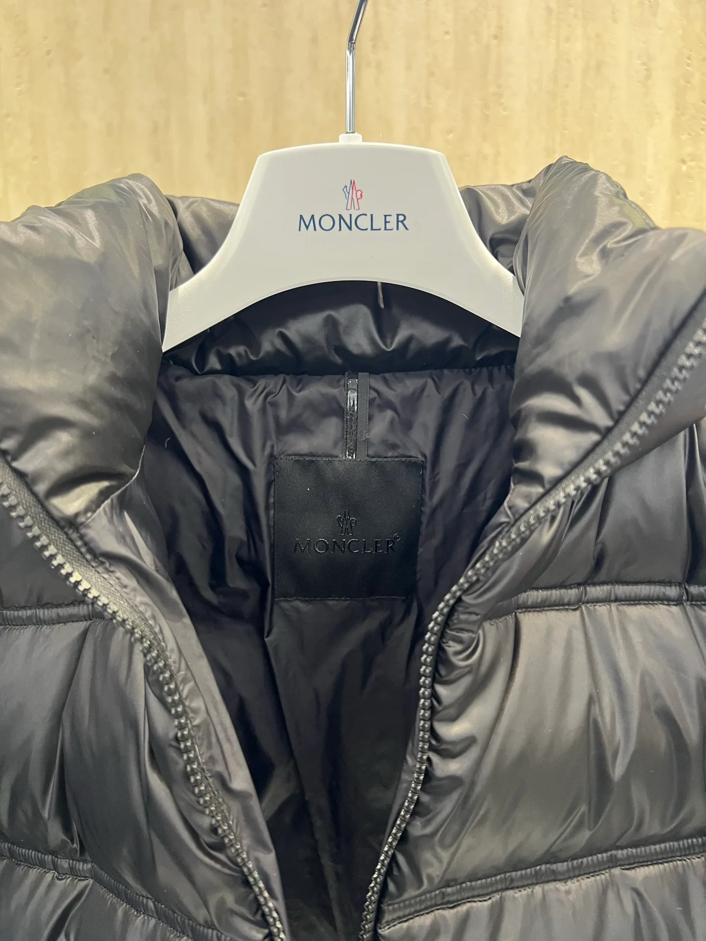 Men's Jackets And Down Jackets MONCLER 18330411