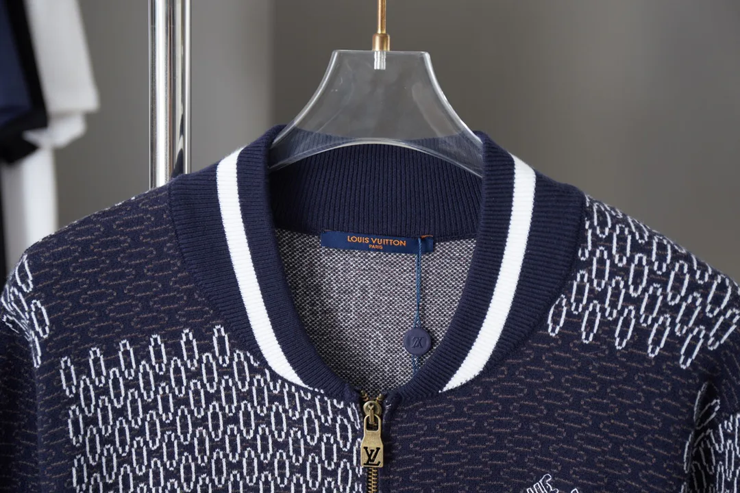 Men's Jumpers And Sweaters LOUIS VUITTON 18369002