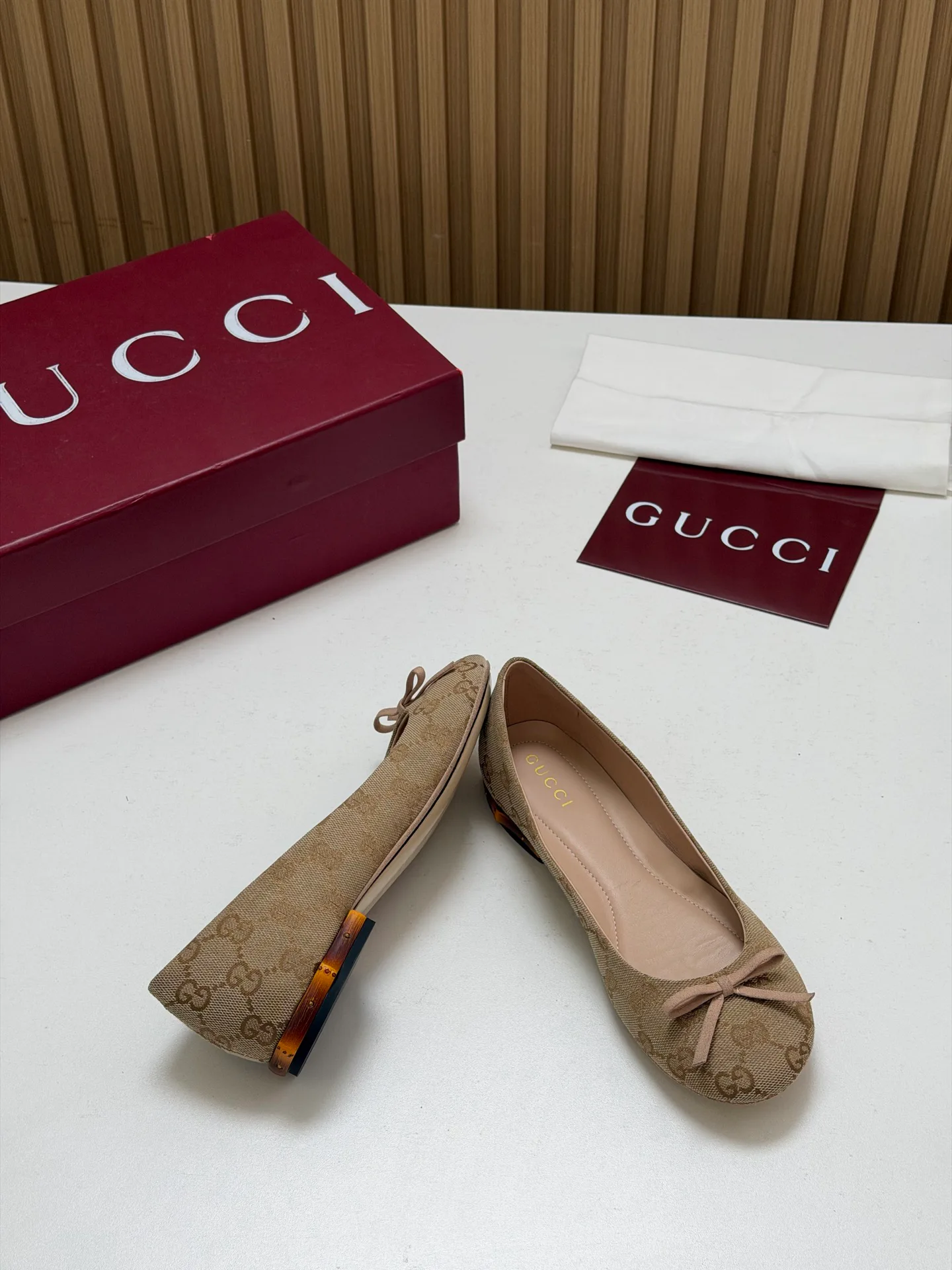 Women's Ballet Flats GUCCI 18396251