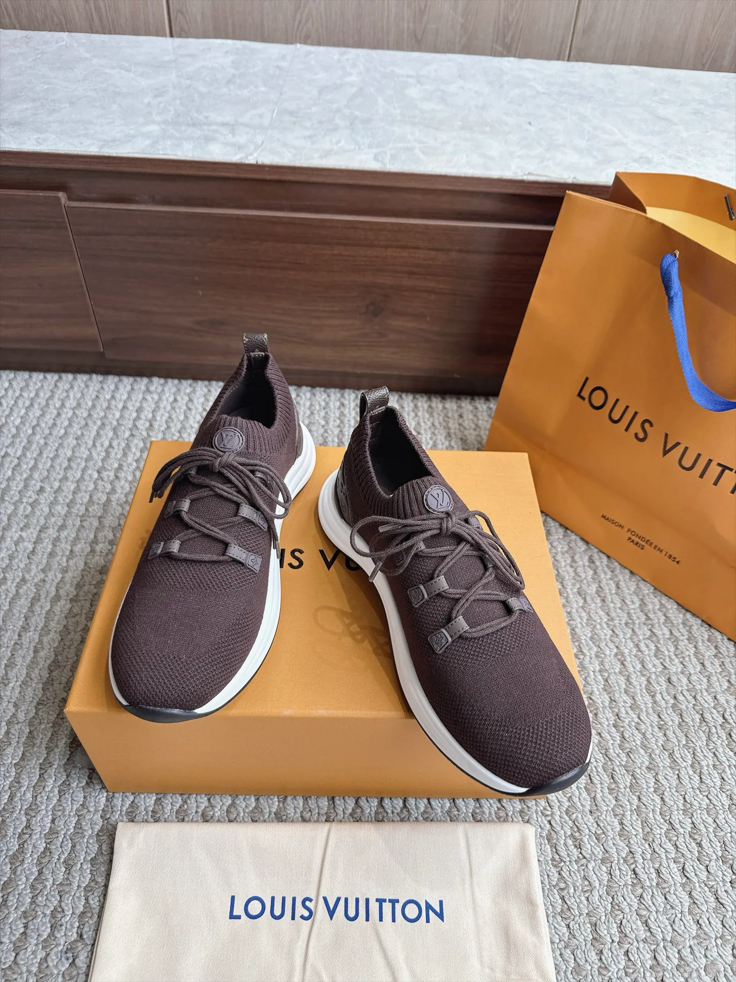 Men's Sneakers LOUIS VUITTON 18333250