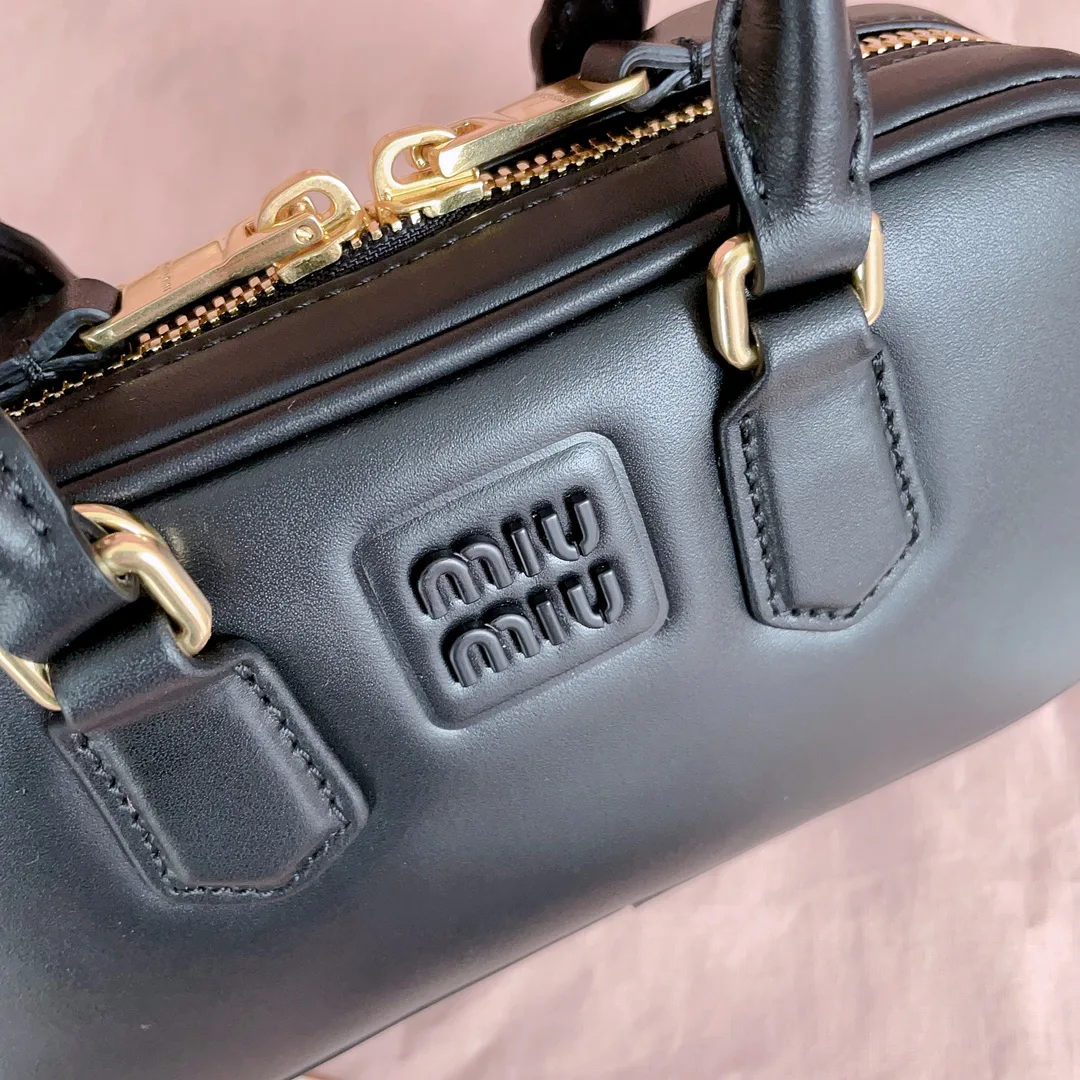 Классические Сумки Женские Miu Miu 18602527