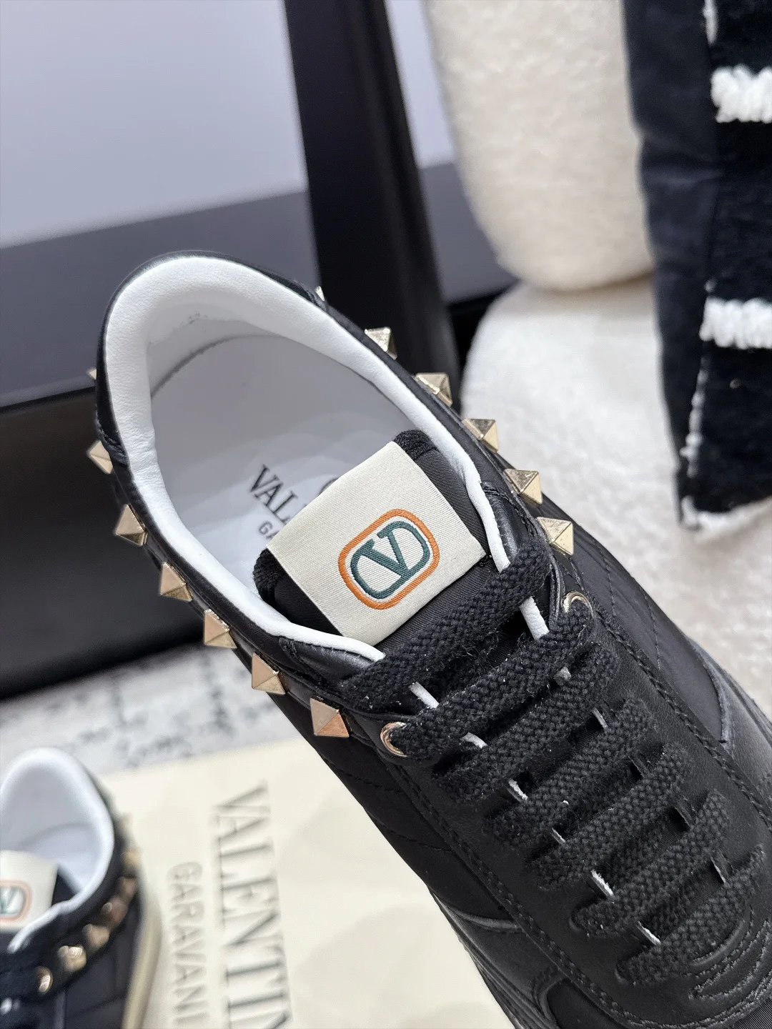 Women's Sneakers VALENTINO 17881057