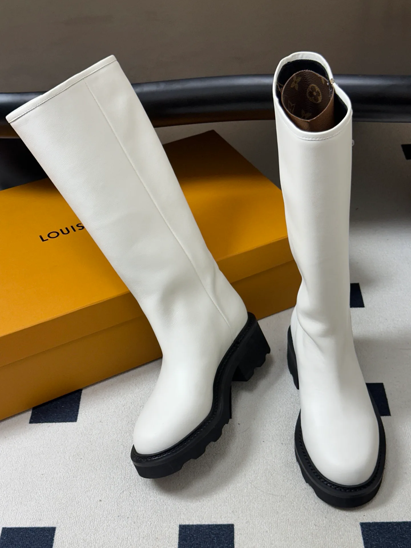 Women's Boots LOUIS VUITTON 18392520
