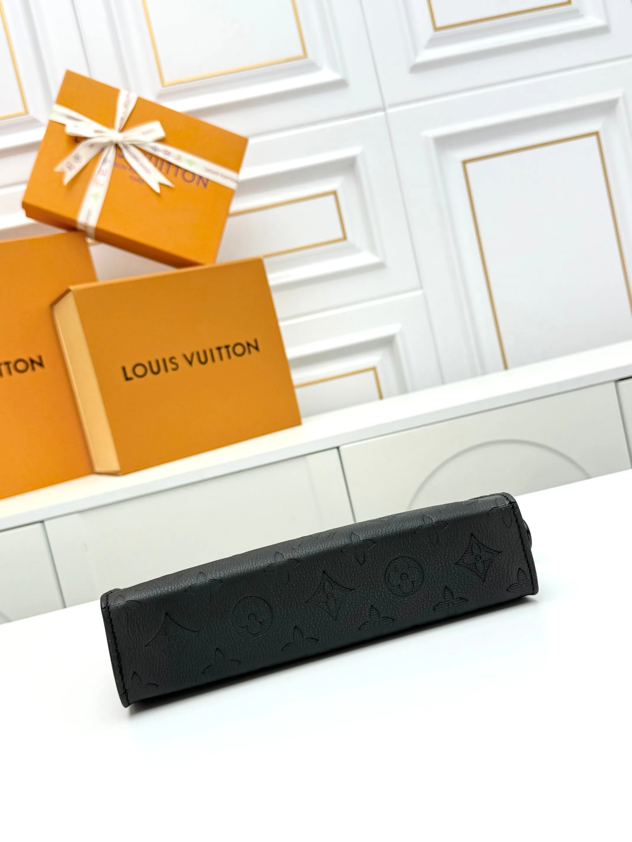 Women's Shoulder Bags LOUIS VUITTON 17802502