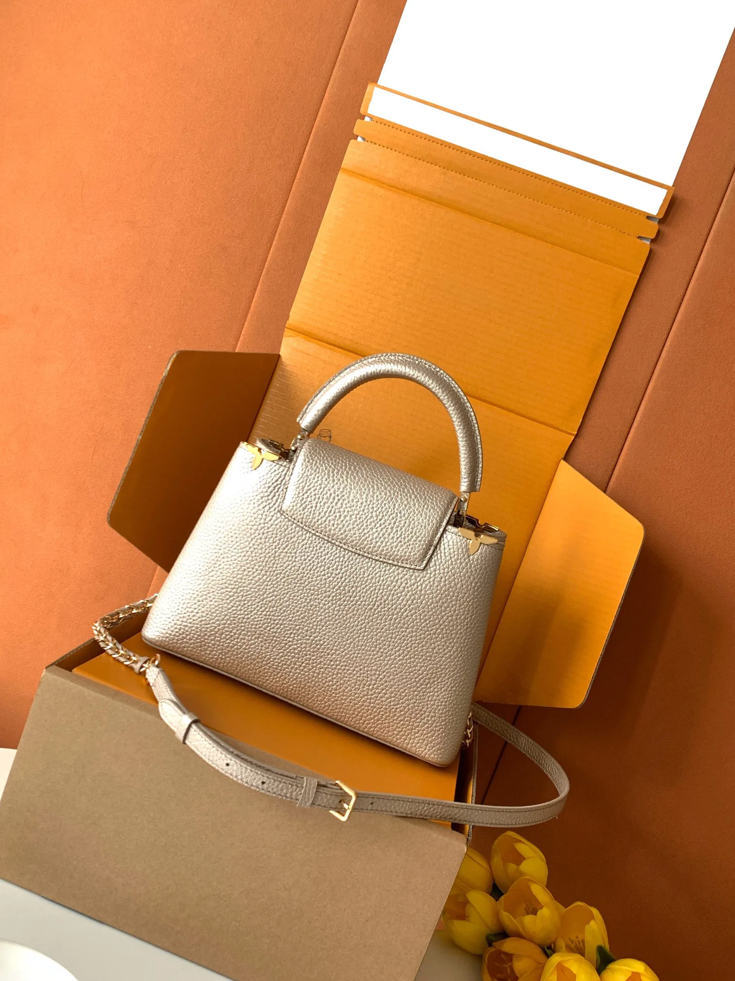 Women's Classic Handbags LOUIS VUITTON 18520978