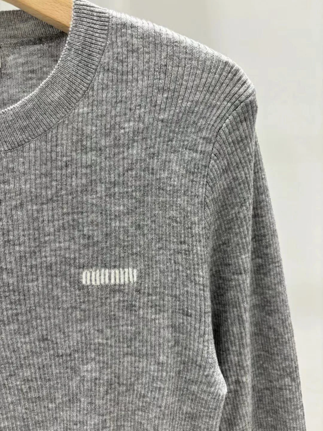 Women's Jumpers And Sweaters MIU MIU 18233419