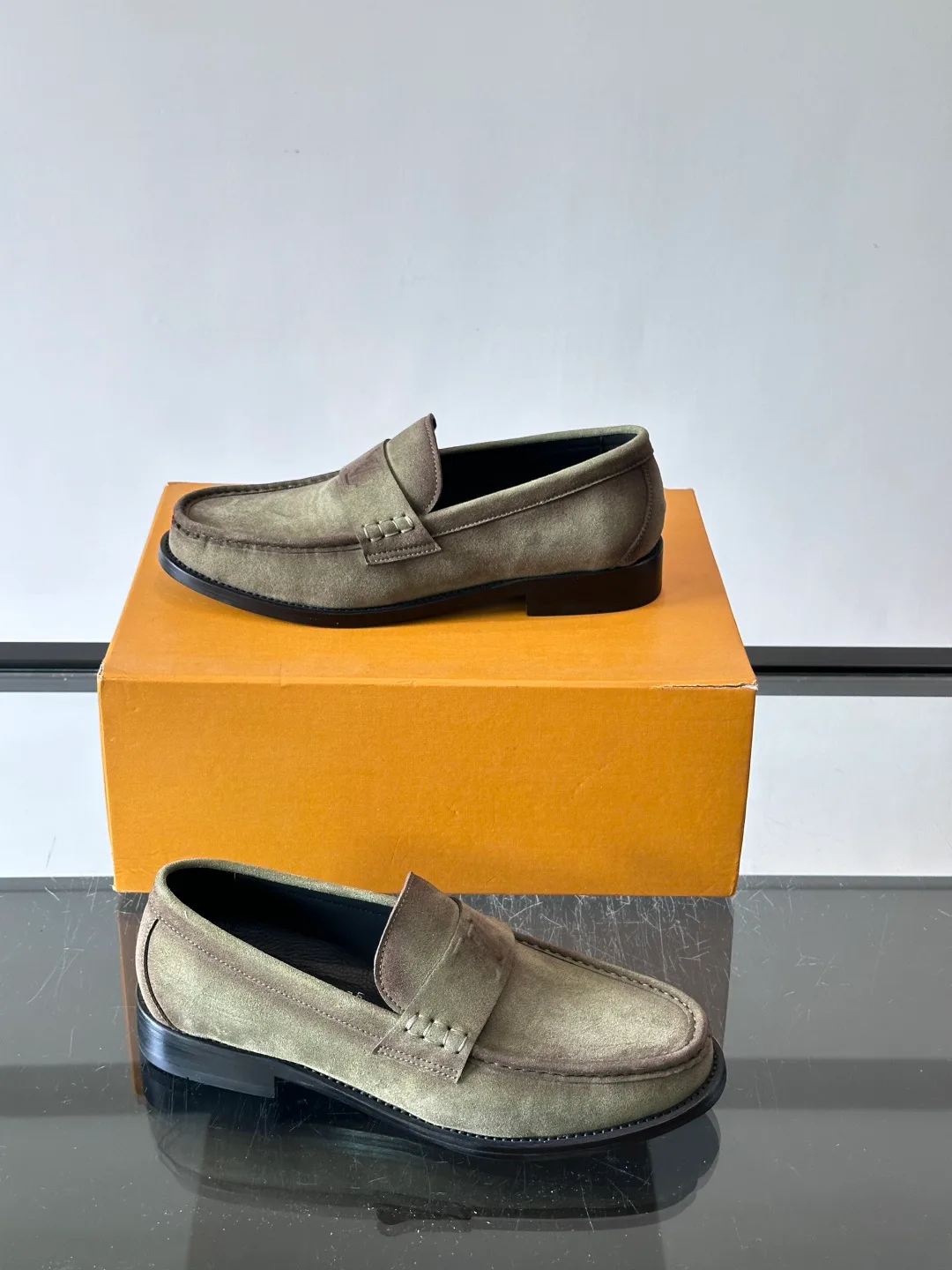 Men's Loafers And Dress Shoes LOUIS VUITTON 18101962