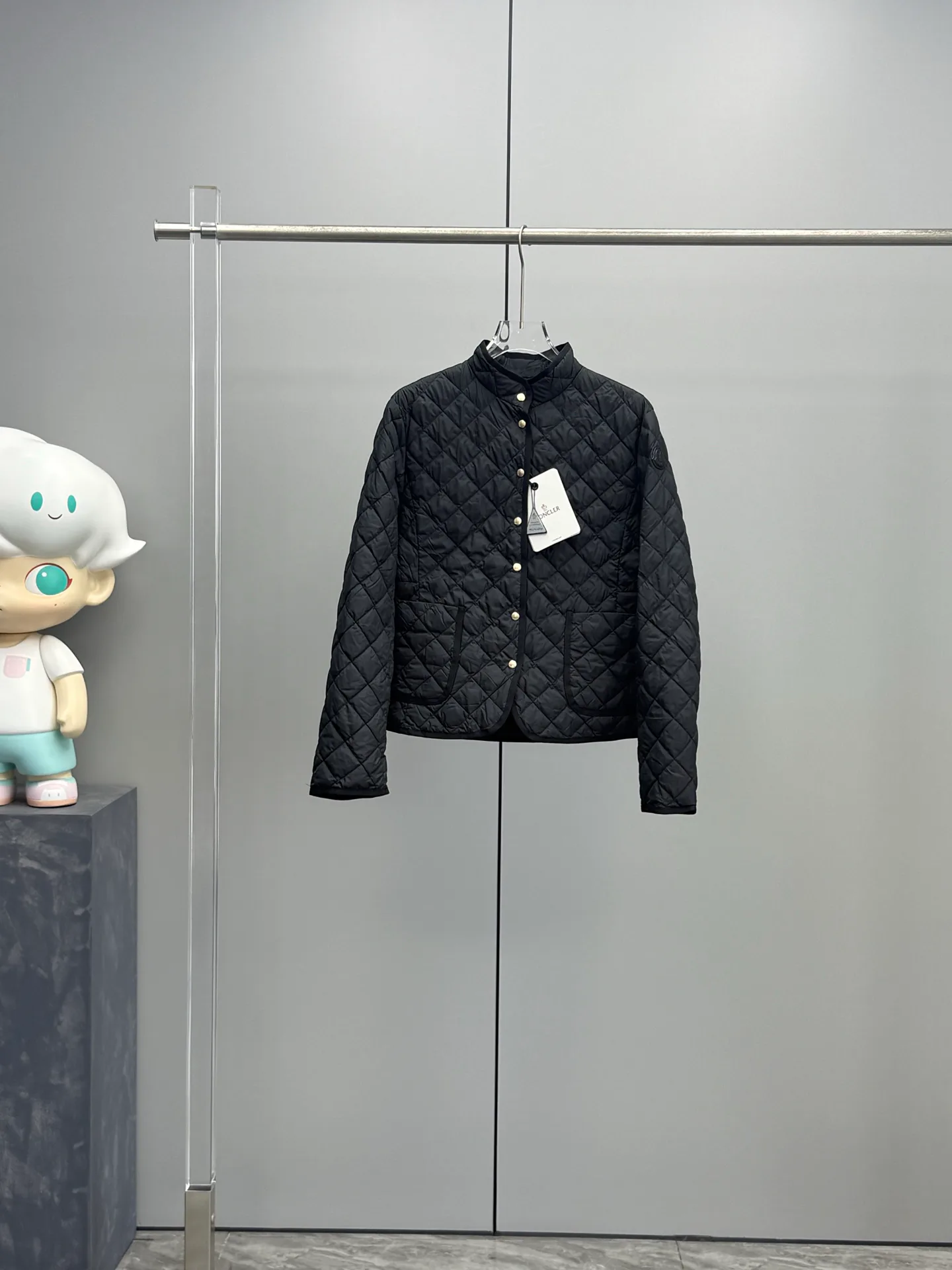 Women's Jackets And Down Jackets MONCLER 18145482