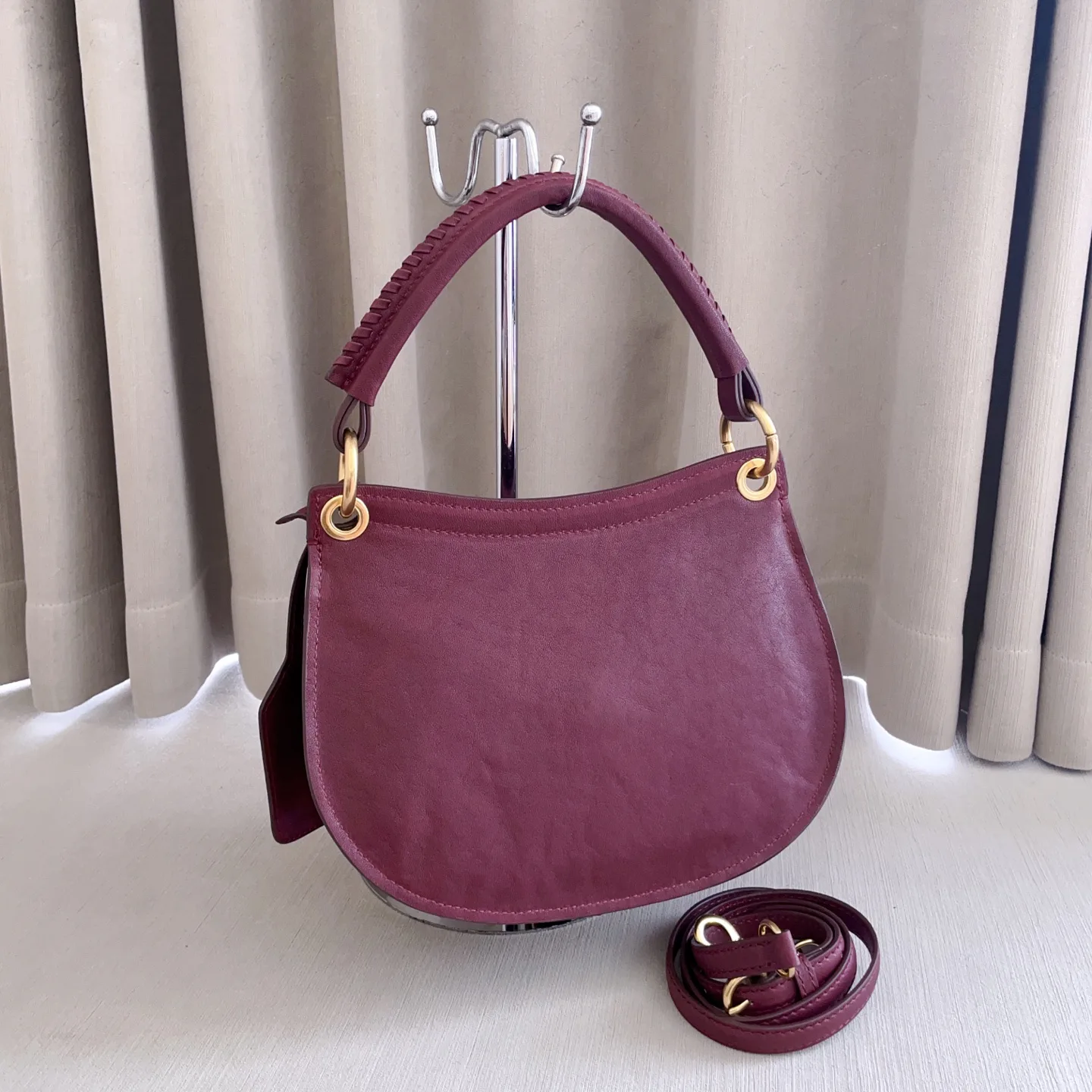 Классические Сумки Женские Miu Miu 18602470