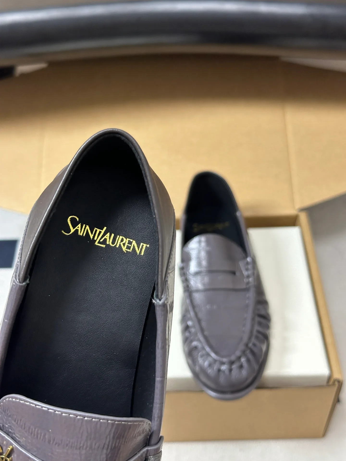 Women's Loafers And Moccasins SAINT LAURENT 18049123