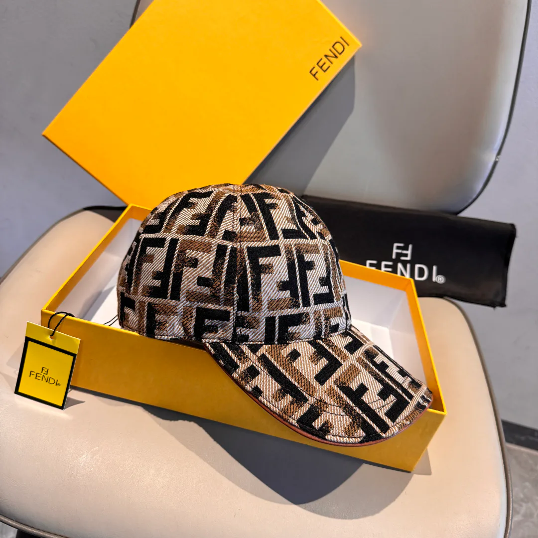Hats FENDI 18105231