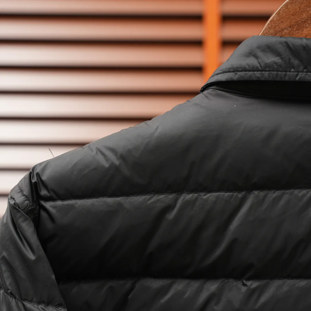 Women's Jackets And Down Jackets MONCLER 18455987
