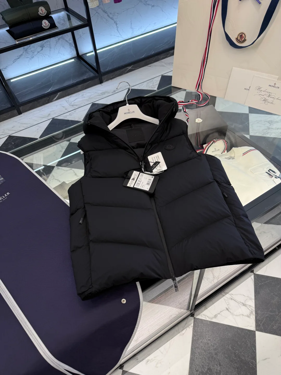 Men's Vests MONCLER 18007723