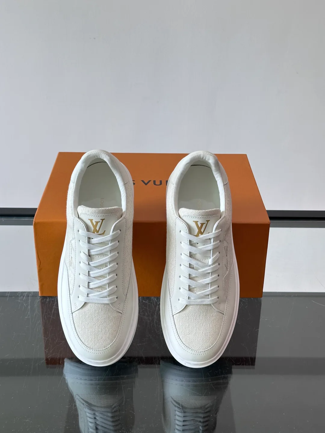 Women's Sneakers LOUIS VUITTON 18102292