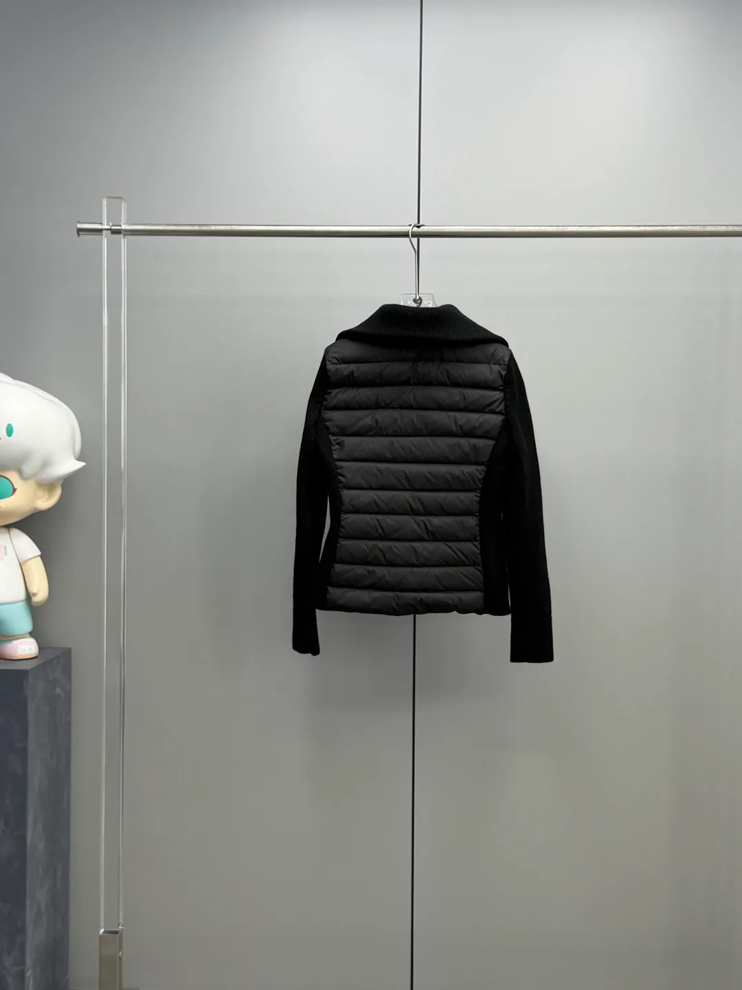 Women's Jackets And Down Jackets MONCLER 17802064