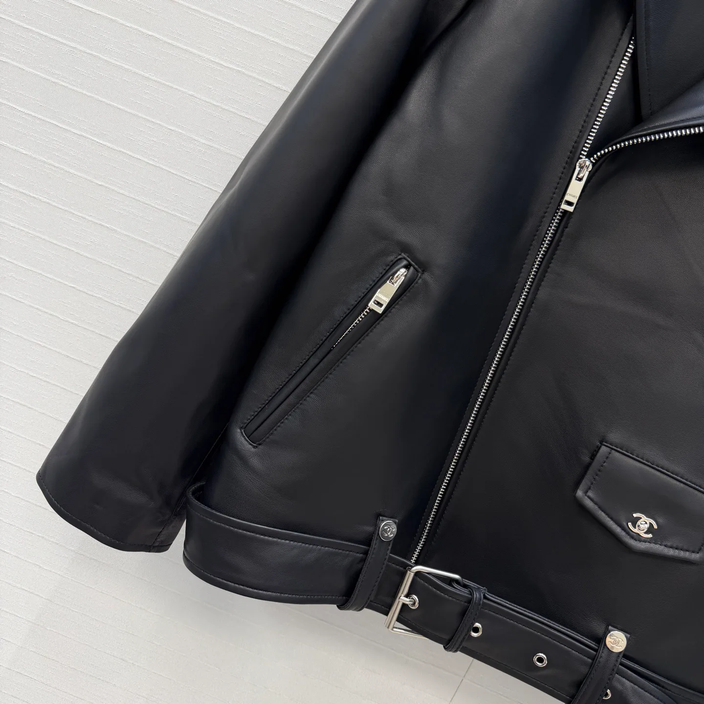 Women's Leather Jackets And Sheepskin Coats CHANEL 18376078