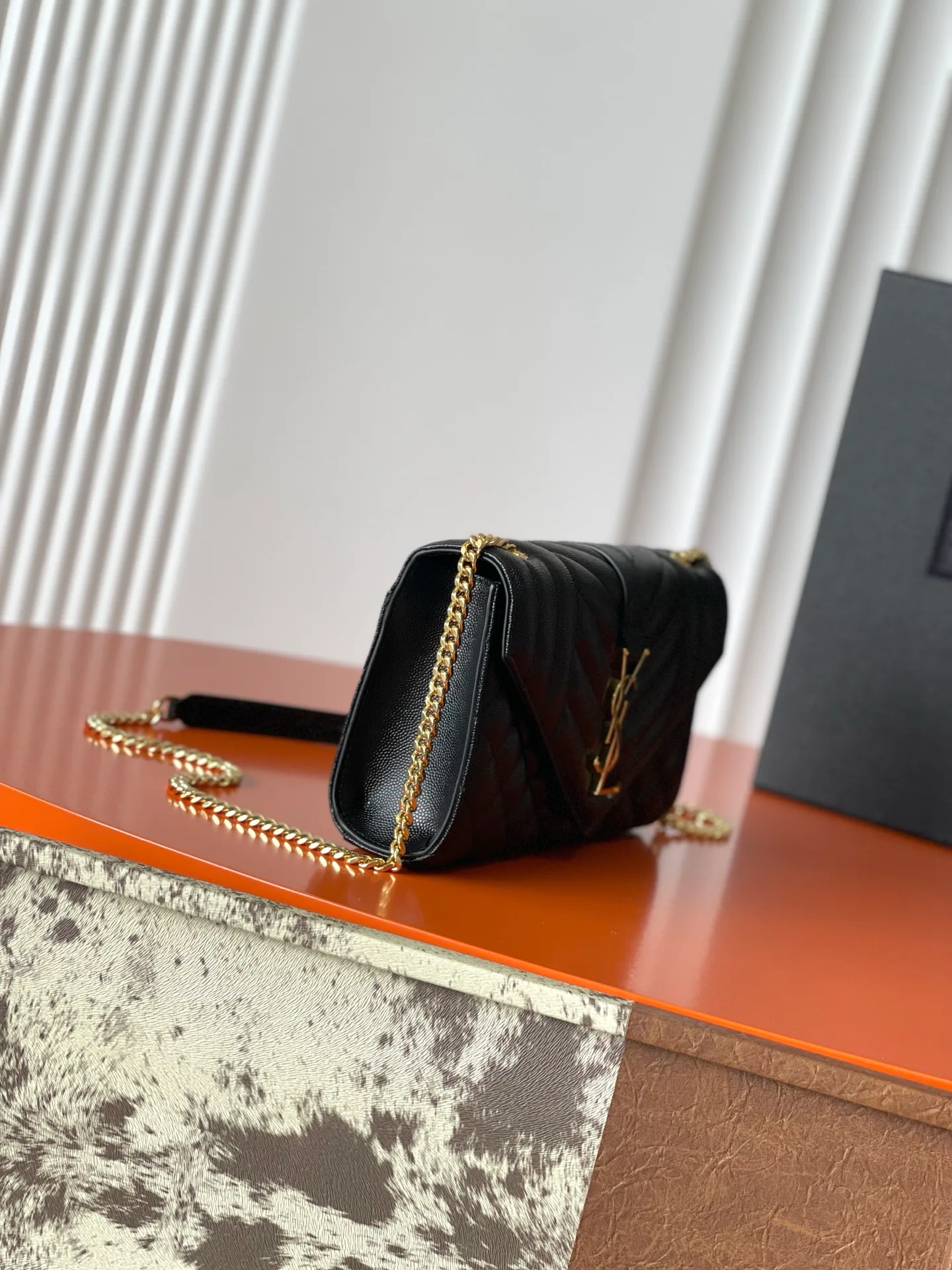 Классические Сумки Женские Saint Laurent 18610973