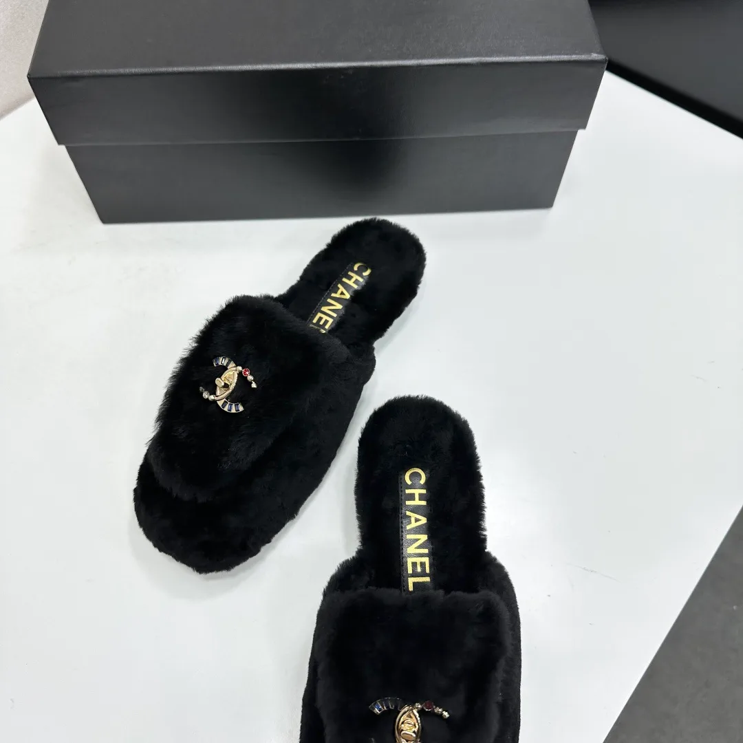 Women's Slippers CHANEL 18436111
