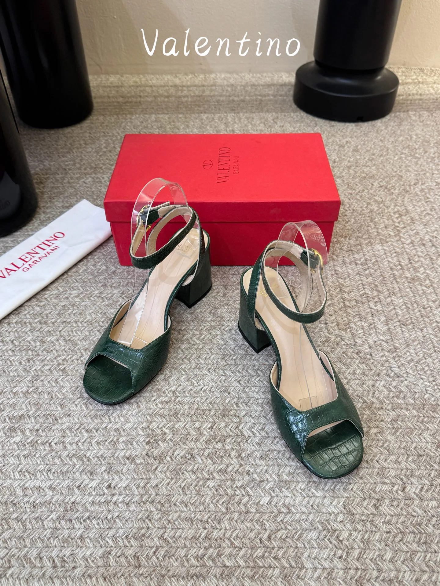 Women's Open-Toe Sandals VALENTINO 17851111