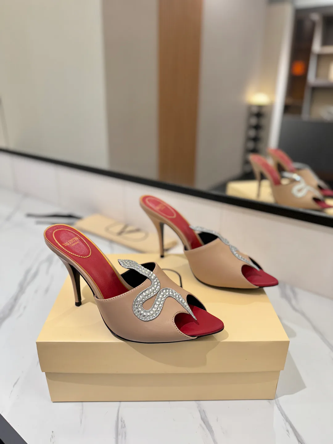 Women's Mules And Clogs VALENTINO 18134869