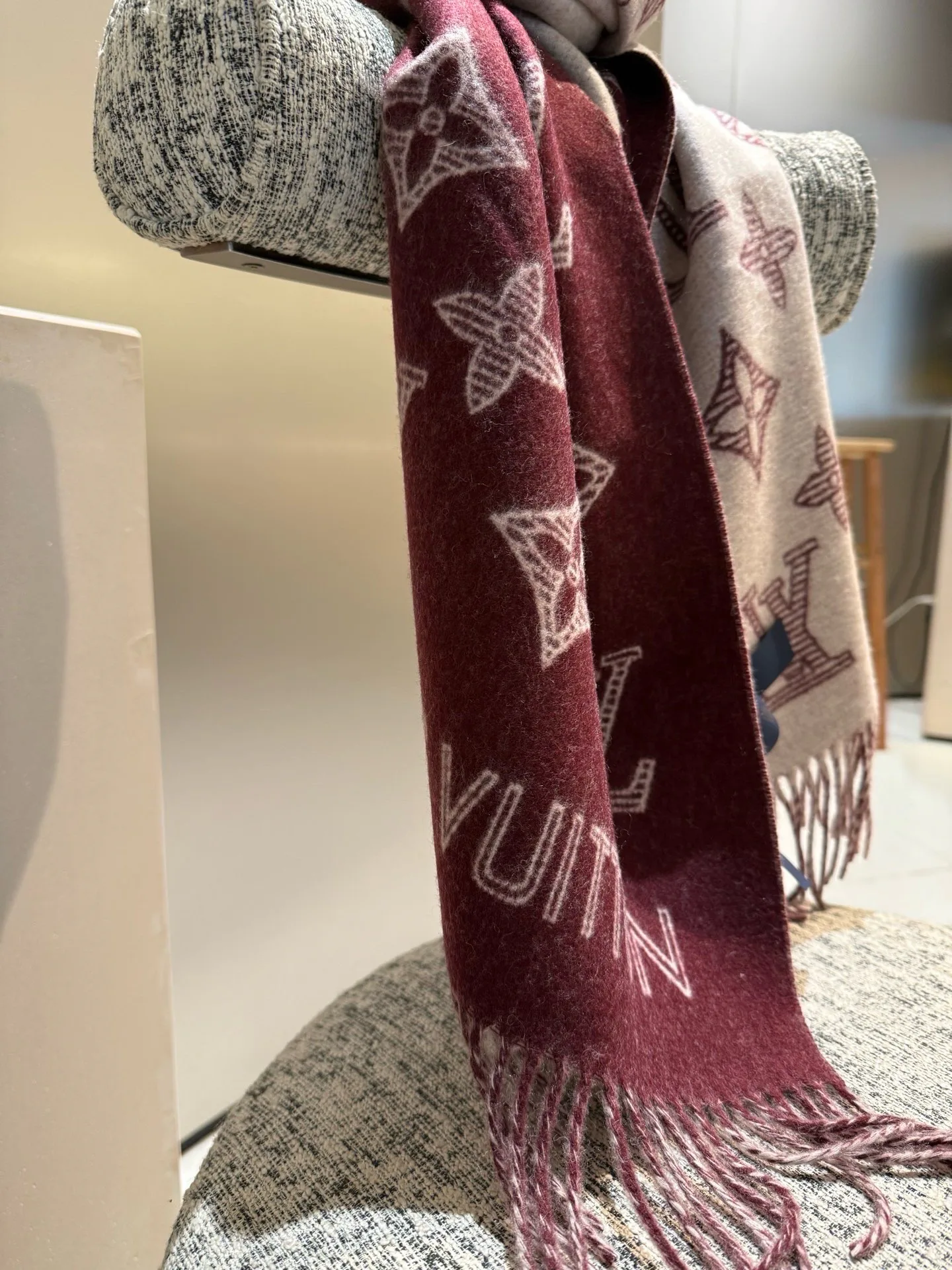 Scarves LOUIS VUITTON 17448547