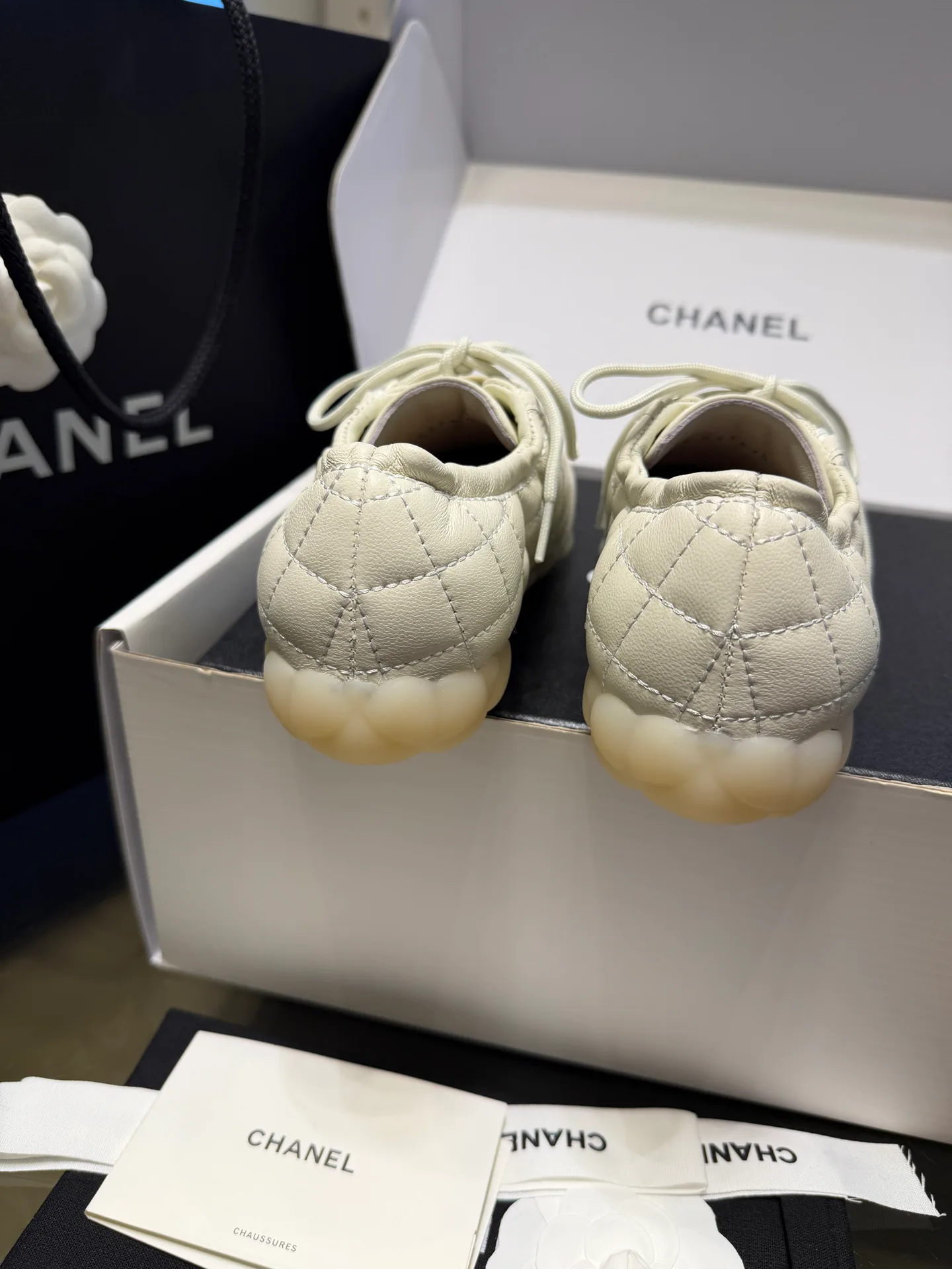 Women's Sneakers CHANEL 17877265