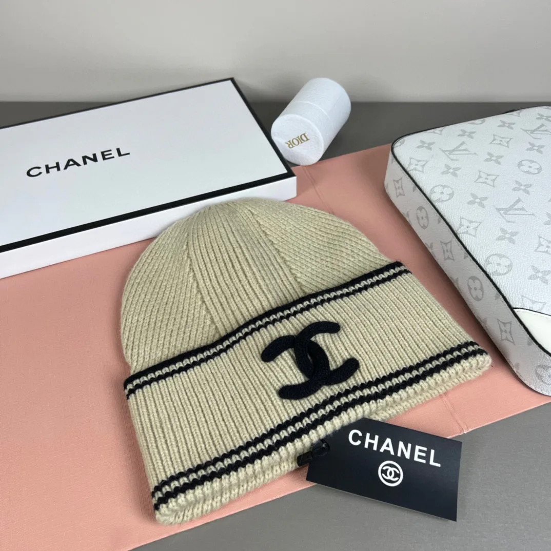 Hats CHANEL 18105738