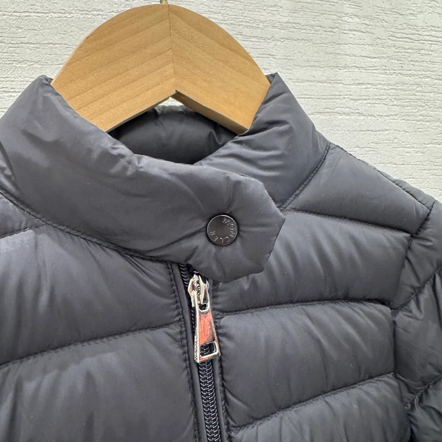 Men's Jackets And Down Jackets MONCLER 18434474