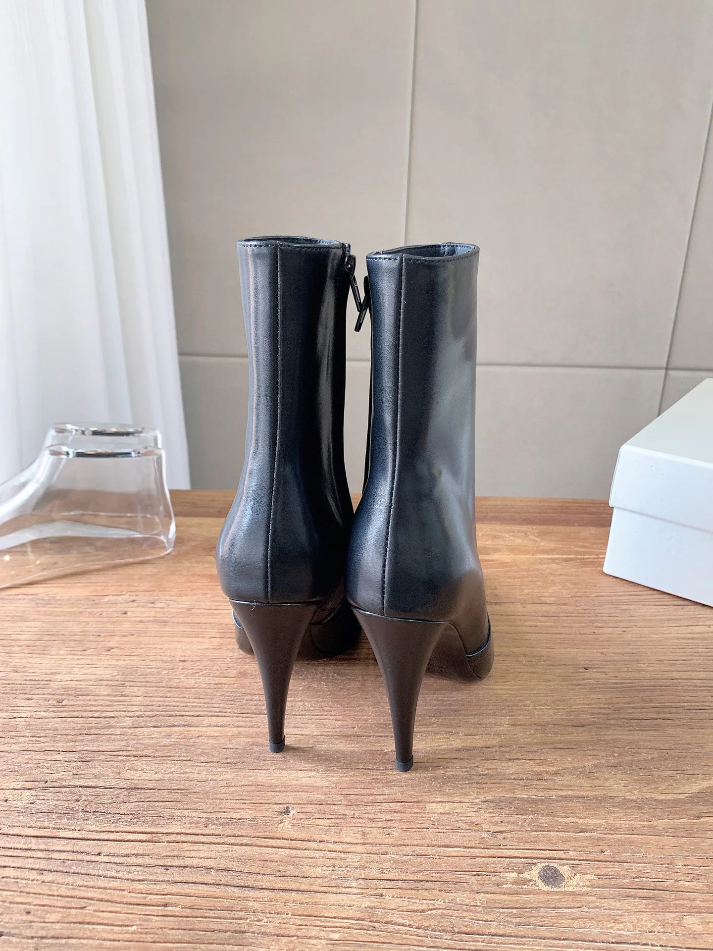 Women's Booties SAINT LAURENT 18365302