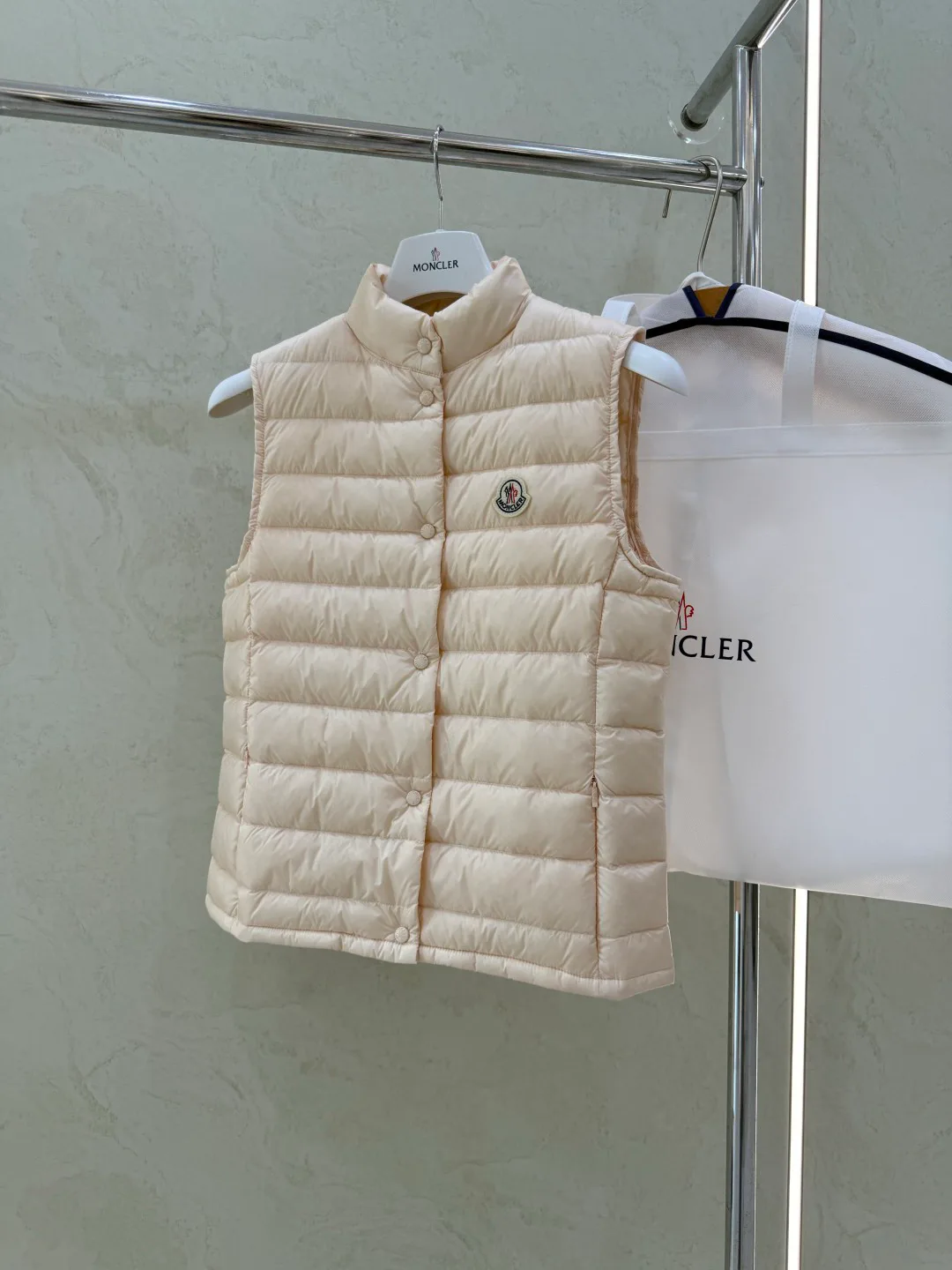 Men's Vests MONCLER 18030016