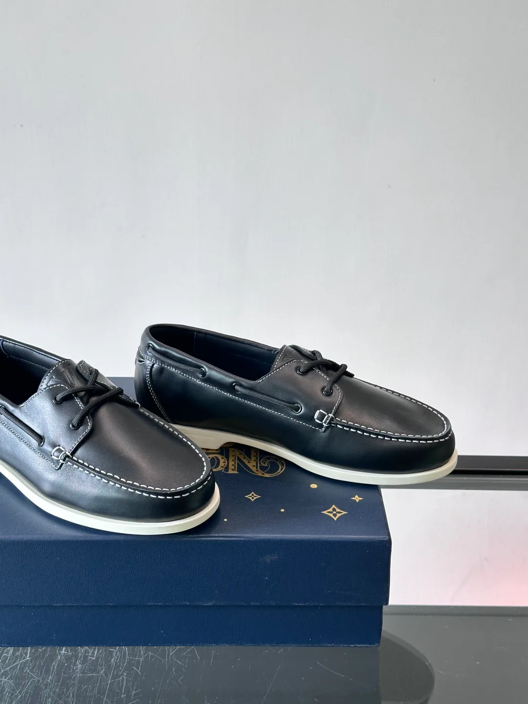 Men's Loafers And Dress Shoes LOUIS VUITTON 18118551