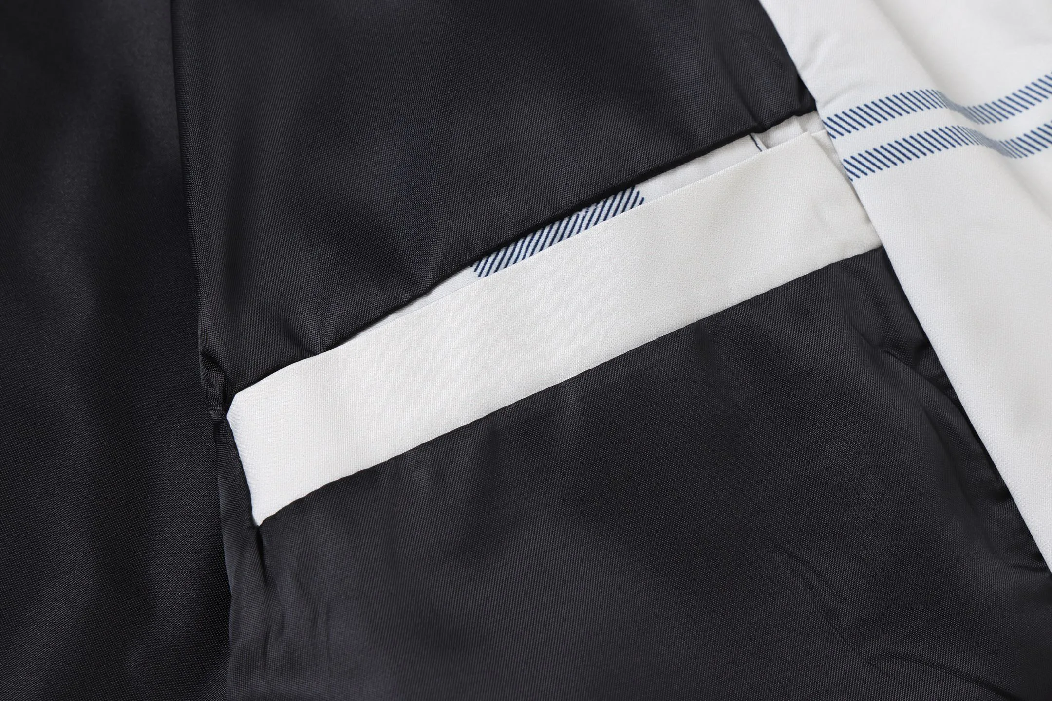 Men's Jackets And Down Jackets BURBERRY 18033030