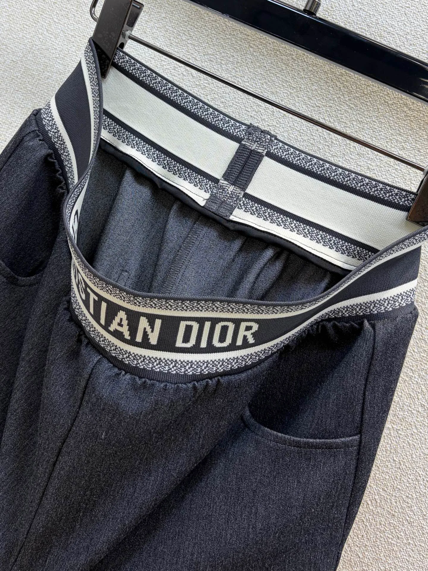 Брюки Женские Christian Dior 18605911