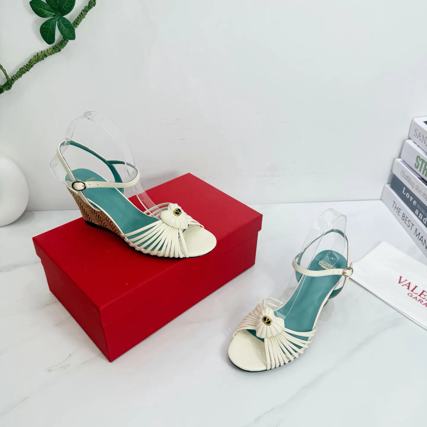 Women's Open-Toe Sandals VALENTINO 17802869