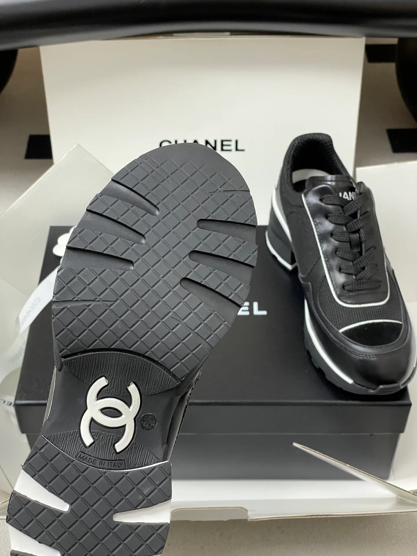 Women's Sneakers CHANEL 17867680