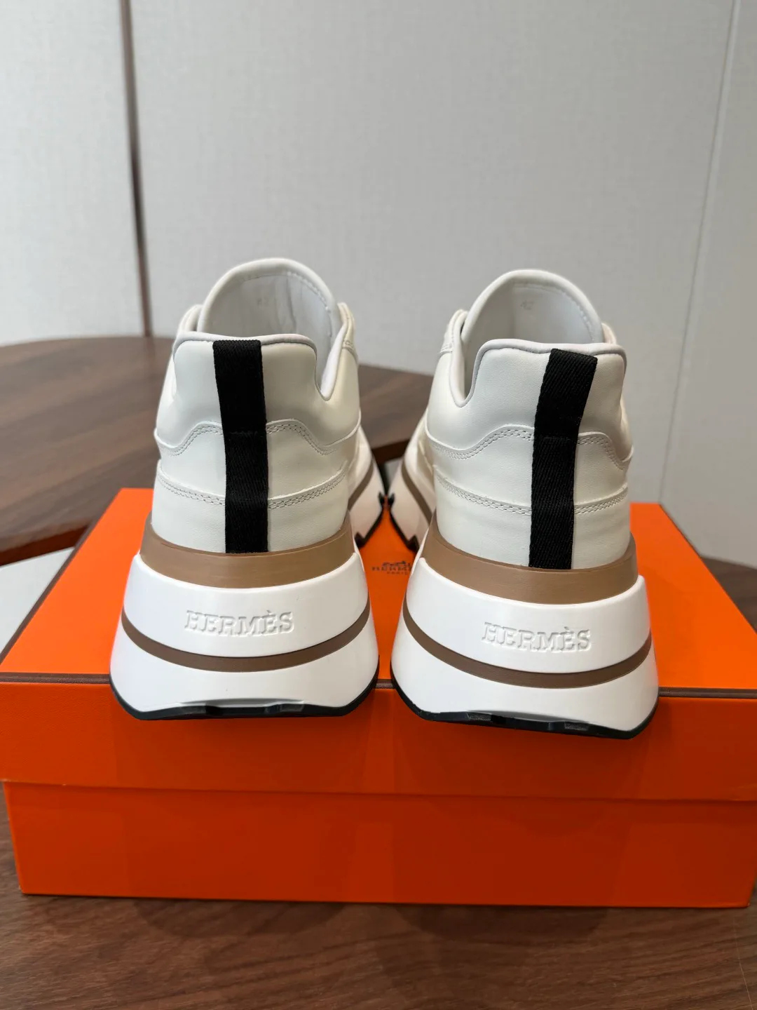 Кроссовки Мужские Hermes 18687403