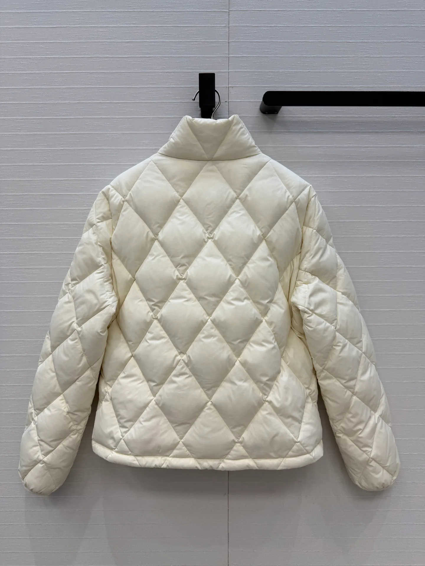 Women's Jackets And Down Jackets BURBERRY 18325223